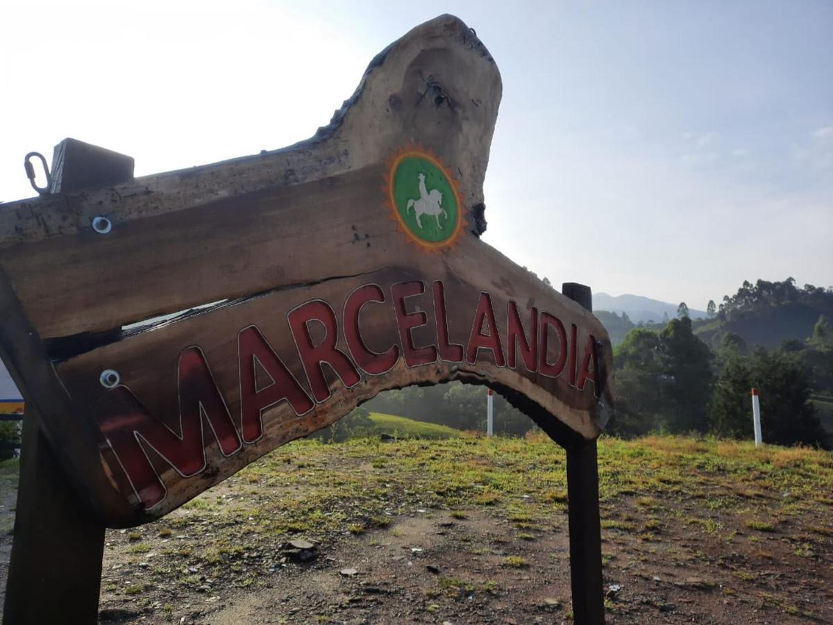 Finca Recreacional Marcelandia Santa Rosa de Cabal Buitenkant foto
